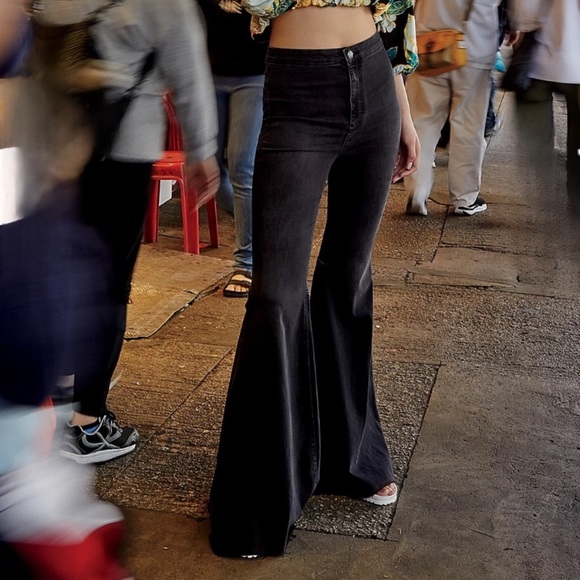 FREE PEOPLE Just Float on Flare Jeans|size 26 - Picture 3 of 8